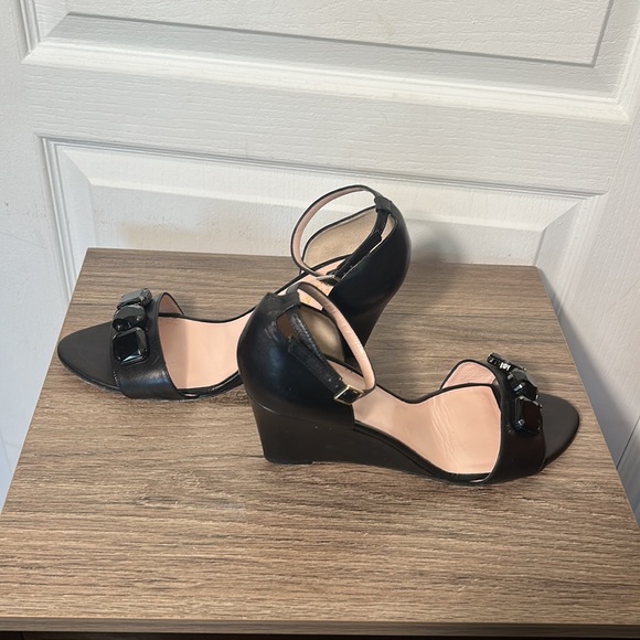 KATE SPADE NEW YORK BLACK STUDDED OPEN TOE WEDGES IN SIZE 9.5 B - Picture 4 of 8